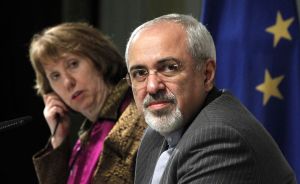 European Union foreign policy chief Catherine Ashton and Iranian Foreign Minister Mohammad Javad Zarif. (AFP PHOTO / Pool / Jason Reed)